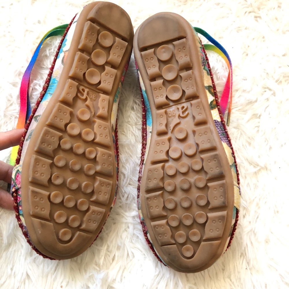 Asian Embroidered Ballet Shoes - Picture 4 of 7
